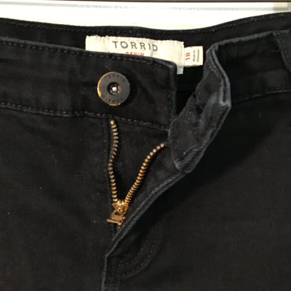 Torrid Black Stretch Denim Shorts with Lace Floral Cut Outs Size 18 - Picture 4 of 11